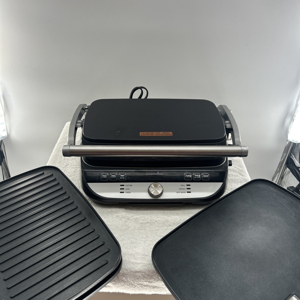 Pampered Chef Deluxe Electric Grill & Griddle, 3 TYPES OF PLATES -USED GOOD COND